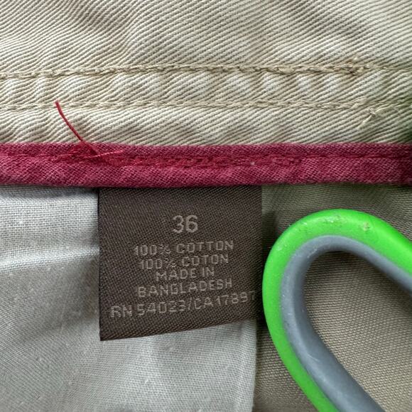 Old Navy Surplus Cargo Shorts Mens 36 khaki Button Pockets Baggy Skater Y2k - Picture 4 of 7